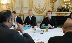 Le président Emmanuel Macron (D), le ministre de la Transition écologique François de Rugy (G) et le Premier ministre Edouard Philippe lors du premier Conseil de défense écologique (CDE) réuni à l'Elysée le 23 mai 2019