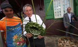 Dimanche 15 Mai 2011

François Bayrou en visite à La Réunion