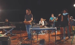 &quot;Dan péi Mahavel&quot;, premier album du groupe Flerkan