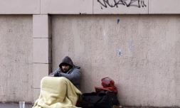 Le taux de pauvreté a légèrement baissé en 2013 en France pour s'établir à 14% de la population, contre 14,3% un an plus tôt 