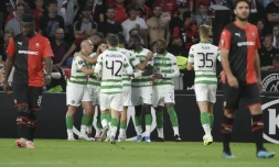 Les joueurs du Celtic se congratulent aprÚs leur égalisation sur penalty face à Rennes, en Ligue Europa, le 19 septembre 2019 au Roazhon Park