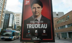 Une affiche électorale du dirigeant du Parti libéral canadien Justin Trudeau, dans une rue de Montréal, le 17 octobre 2015