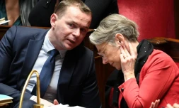 Le ministre du Travail Olivier Dussopt et la Première ministre Elisabeth Borne, à l'Assemblée nationale le 28 mars 2023