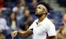 Jo-Wilfried Tsonga, éliminé par le prodige canadien Denis Shapovalov, lors d'une journée sombre por le tennis français, le 30 août à l'US Open