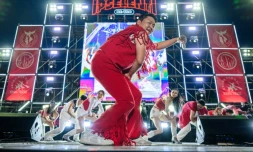 Le Sud-Coréen Psy, auteur du tube planétaire "Gangnam Style", en concert à l'Université de Corée à Séoul le 27 mai 2022