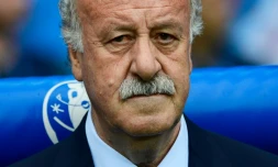 L'entraîneur de l'équipe d'Espagne Vicente Del Bosque suit le match de l'Euro face à l'Italie au Stade de France, le 27 juin 2016