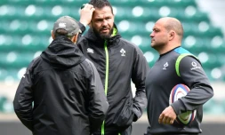 Andy Farrell (c), entraßneur des lignes arriÚres du XV d'Irlande, lors d'une séance d'entraßnement à Twickenham, le 16 mars 2018