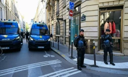 Les gendarmes bloquent une rue devant l'entrée de l'Institut d'études politiques, à Paris le 3 mai 2024