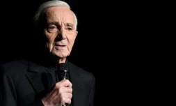 Le chanteur Charles Aznavour en concert à Bercy à Paris, le 13 décembre 2017