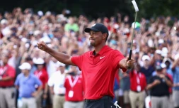L'Américain Tiger Woods, victorieux au Tour Championship, au East Lake Golf Club d'Atlanta, en Géorgie, le 23 septembre 2018