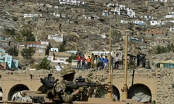 Des soldats de l'Otan patrouillent le 11 octobre 2015 à Kaboul 