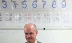 Le ministre de l'Education nationale Jean-Michel Blanquer visite une école à Saint-Denis de la Réunion, le 18 août 2017