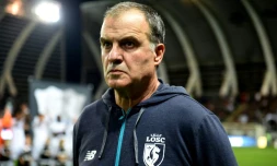 L'entraîneur de Lille Marcelo Bielsa lors d'un match à Amiens, le 30 septembre 2017