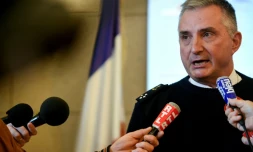 Le préfet maritime de l'Atlantique, Jean-Louis Lozier, lors d'une conférence de presse à Brest le 13 mars 2019