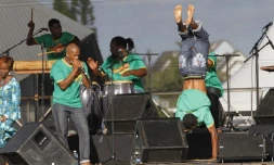 Vendredi 10 Juin 2011
Sakifo - Kozman ti dalon sur la scéne de Terre Sainte