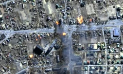 Image satellite de Maxar Technologies montrant des maisons en feu à Tchernihiv, le 16 mars 2022 en Ukraine