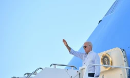 Le président Biden s'apprête à monter à bord d'Air Force One, à New York, le 7 septembre 2021