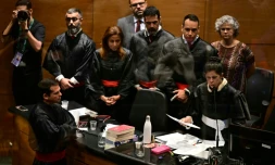 La juge Lucia Glioche (d) lit la sentence lors du dernier jour du procès public des assassins de Marielle Franco et de son chauffeur, Anderson Gomes, à la Cour de justice de Rio de Janeiro, au Brésil, le 31 octobre 2024