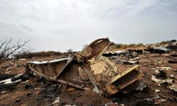Des débris de l'avion d'Air Algérie, le 26 juillet 2014, dans la région de Gossi, au Mali