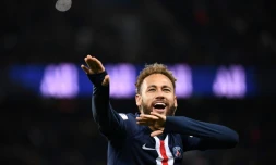 La joie de l'attaquant du PSG Neymar après avoir inscrit un but contre Amiens, en L1 au Parc des Princes, le 21 décembre 2019