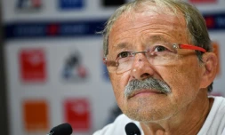 Le sélectionneur du XV de France Jacques Brunel en conférence de presse à Monaco le 19 juillet 2019