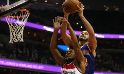 Le pivot français français des New York Knicks Joakim Noah (d), le 31 janvier 2017 à Washington