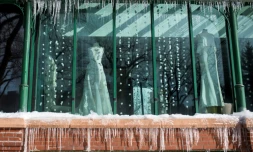 Des stalagtites se forment sur les devantures, le 29 janvier 2019 à Minneapolis (Minnesota)