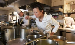 La cheffe étoilée Fanny Rey, le 20 février 2017 dans son restaurant "L'auberge Saint Remy", à Saint-Rémy-de-Provence