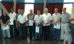 Remise des chèques pour la formation dans le secteur auto - moto (Photo D.R.)