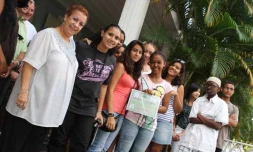 Jeudi 30 Juin 2011 Remise des prix aux lauréats du concours d'écrits "Les vers forestiers" à la Villa du Département
Photo Mamousse Mathieu