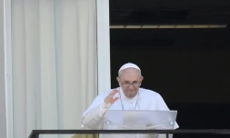 Le pape au balcon de l'hôpital Gemelli de Rome le 11 juillet 2021