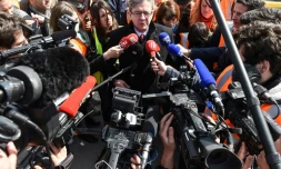 Jean-Luc Mélenchon visite "Trivolution" à Lons-le-Saunier (est) le 19 avril 2017