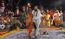 Cérémonie de marche sur le feu au temple  Maryen Péroumal de Saint André Dimanche 3 Juillet 2011
Photo Mamousse Mathieu