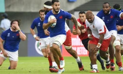 Le centre français Sofiane Guitoune (c) lors du match de poules du Mondial face aux Tonga, à Kumamoto, le 6 octobre 2019