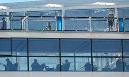 Le navire "Spectrum of the Seas" à quai à Hong Kong le 5 janvier 2022. Il a été forcé de revenir au port, avec 3.700 personnes à bord, en raison de la présence à bord de 9 cas contacts d'un foyer de contamination au variant Omicron du coronavirus