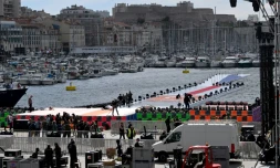 La jetée destinée à accueillir le navire Belem et la flamme olympique dans le Vieux Port de Marseille, le 7 mai 2024