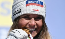 La Suissesse Corinne Suter, médaillé d'or de la descente aux Championnnats du monde, le 13 février 2021 à Cortina d'Ampezzo (Italie)