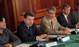 Lundi 11 juillet 2011

Conférence de presse sur l'éco-prêt à taux zéro

Photo Michel Désiré