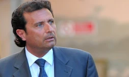 L'ex-commandant du Costa Concordia Francesco Schettino quitte le tribunal de Grosseto, le 15 avril 2013