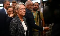 La Première ministre Elisabeth Borne rencontre des sympathisants de Renaissance lors du campus européen du parti, le 7 octobre 2023 à Bordeaux