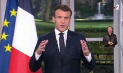 Capture d'écran de la chaîne France 2 diffusant les v?ux aux Français du président Emmanuel Macron depuis l'Élysée, le 31 décembre 2019