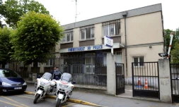 Vue extérieure en date du 12 juin 2009 du commissariat à Aulnay-sous-Bois