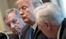 Donald Trump avec des membres du Sénat américain lors d'une réunion sur l'immigration à la Maison Blanche le 9 janvier 2018