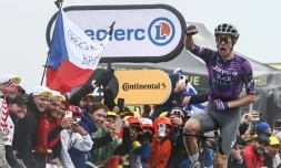 L'Australien Ben O'Connor remporte la 18e étape du Tour de France au col de la Loze, le 24 juillet 2025