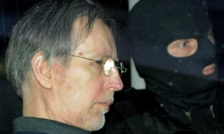 Michel Fourniret quitte le tribunal de Charleville-Mezieres, le 13 mai 2008