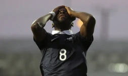 La déception du Français Odsonne Edouard lors du 8e de finale perdu contre le Costa Rica, le 29 octobre 2015 à Puerto Montt au Chili