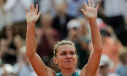 La Roumaine Simona Halep remporte Roland-Garros en battant en finale l'Américaine Sloane Stephens, le 9 juin 2018