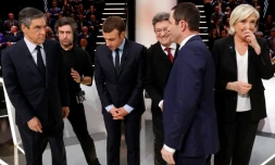 François Fillon, Emmanuel Macron, Jean-Luc Mélenchon, Benoît Hammon et Marine le Pen avant le débat TV sur TF1 le 20 mars 2017 à Aubervilliers