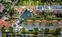 Après le passage d'une tornade à Zierikzee, une cité balnéaire du sud des Pays-Bas, le 27 juin 2022