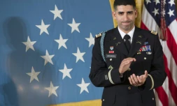 Florent Groberg le 12 novembre 2015 à Washington, à la Maison Blanche
